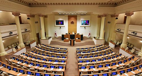 Парламент Грузии. Фото: https://www.interpressnews.ge https://ru.wikipedia.org 