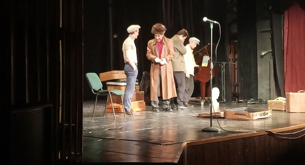 Спектакль "Чемодан" Алексея Гайлита. Фото Тиграна Петросяна для "Кавказского узла". 
