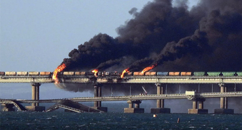 Взрыв на Крымском мосту. Фото: AFP 2022 https://ru.wikipedia.org