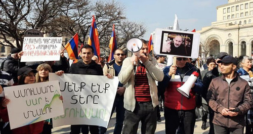 Участники шествия против добычи золота на Амулсаре. Ереван, 10 марта 2023 г. Фото со страницы НДП в Facebook /https://www.facebook.com/AravotDailyRussian/
