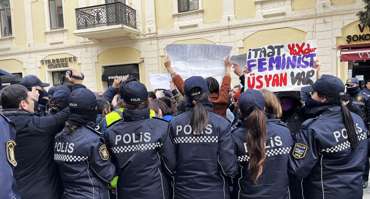 Сотрудники полиции во время акции. Баку, март 2023 года. Фото Фаика Меджида для "Кавказского узла"