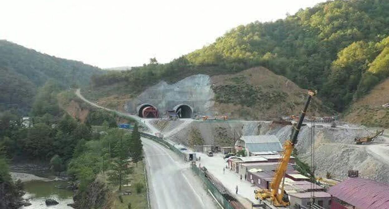 Строительство дороги "Восток-Запад" в Грузии. Фото: https://sputnik-georgia.ru/20230204/gruziya-aktivno-prodolzhit-stroitelstvo-trassy-vostok-zapad-274557115.html