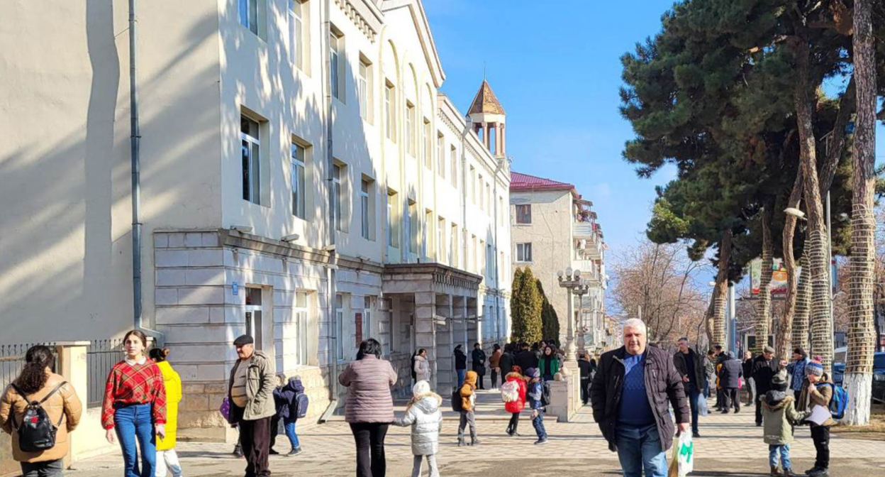 Жители Степанакерта. Фото Алвард Григорян для "Кавказского узла".