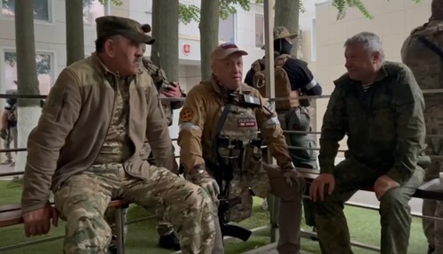 Юнус-Беу Евкуров, Евгений ПРигожин, Владимир Алексеев, 24 июня 2023 года. Скриншот https://t.me/sotaproject/61515
Удалит