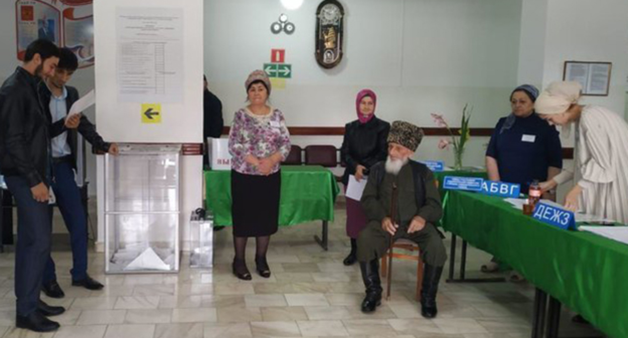 На избирательном участке в Ингушетии. Фото: http://www.pravitelstvori.ru