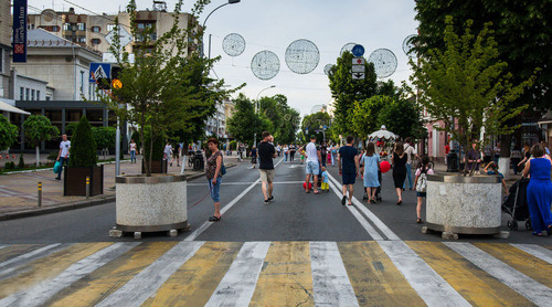 Пешеходный переход. Краснодар. Фото Елены Синеок, "Юга.ру"