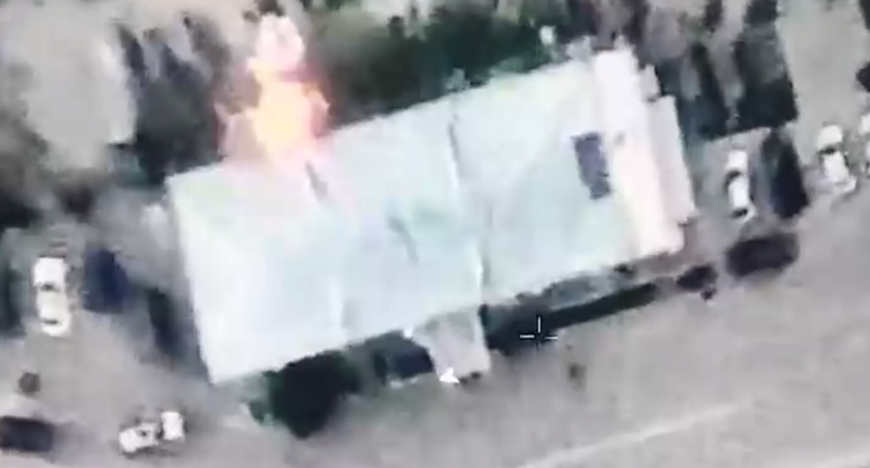 Поджог в Агдере. Стоп-кадр видеозаписи Минобороны Азербайджана от 23.09.23, https://t.me/Azerbaijan_MOD/18479
