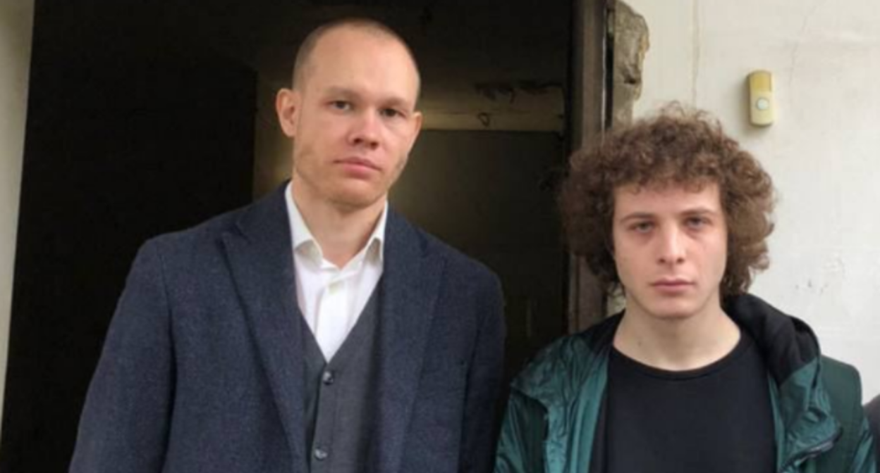 Адвокат Рустам Мухамадеев (слева) и Михаил Селицкий (справа). Скриншот фото из Telegram-канала RusNews от 24.10.22, https://t.me/rusnews/19177
