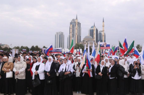 Участники акции в Грозном. Скриншот фото из Telegram-канала "Чечня сегодня" от 07.10.23, https://t.me/chechnyatoday/13442