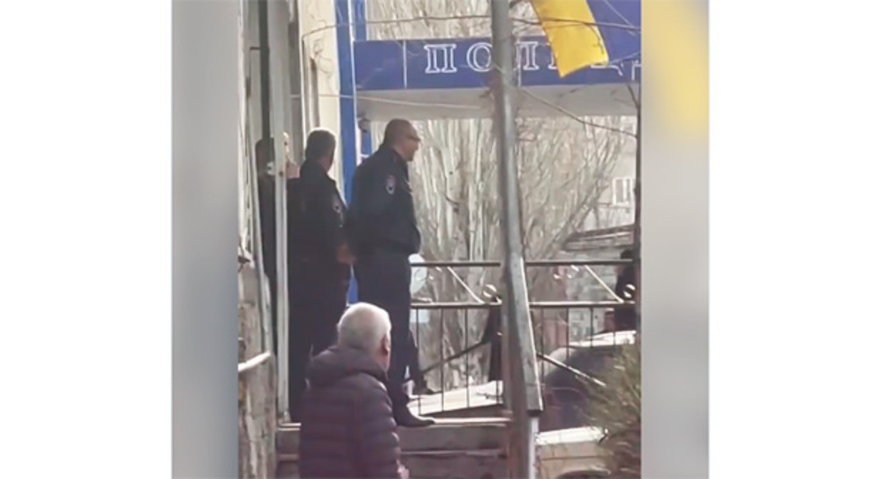 Нападение на полицейский участок в Ереване. 24 марта 2024 г. Скриншот видео Телеграм-канал ArmLur.am 24.03.2024 г. t.me/armluram
/25528
