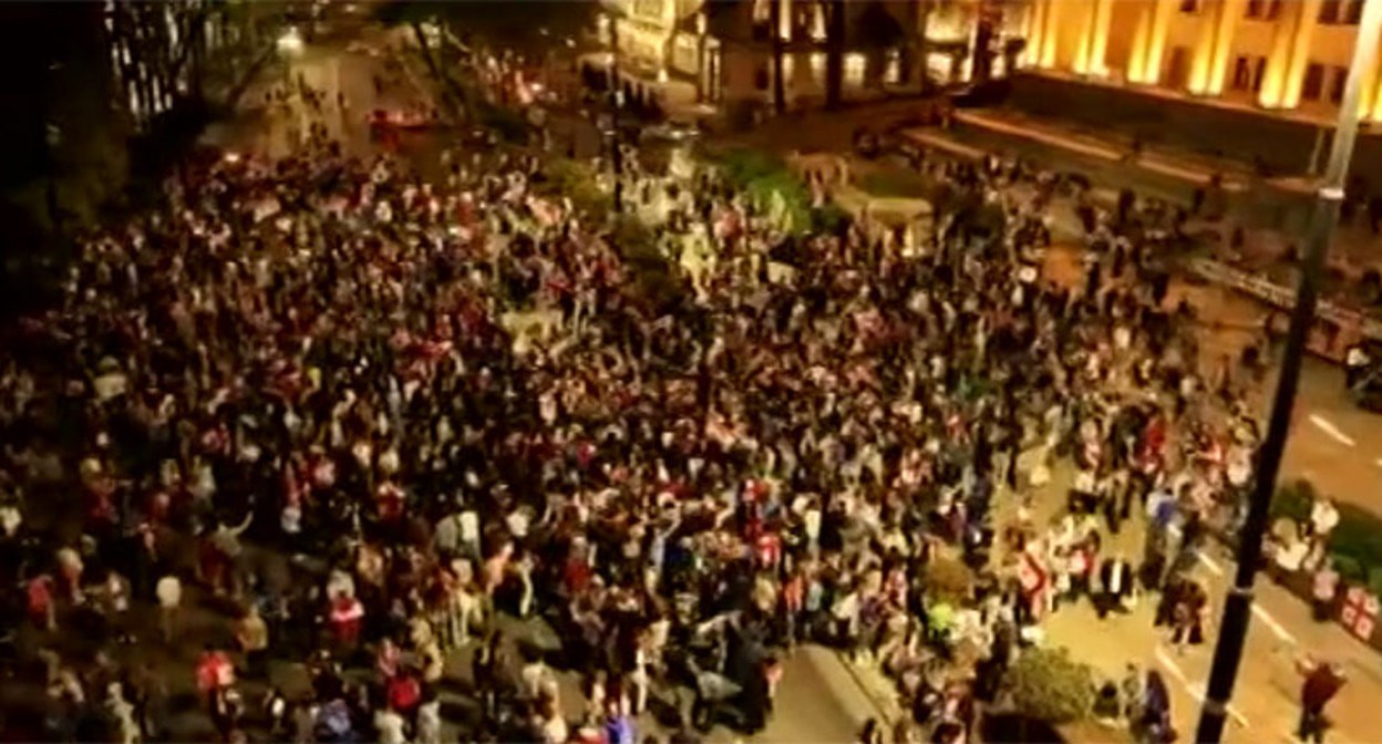 Акция протеста в Тбилиси. Кадр из видео https://rustavi2.ge/ka/news/280497