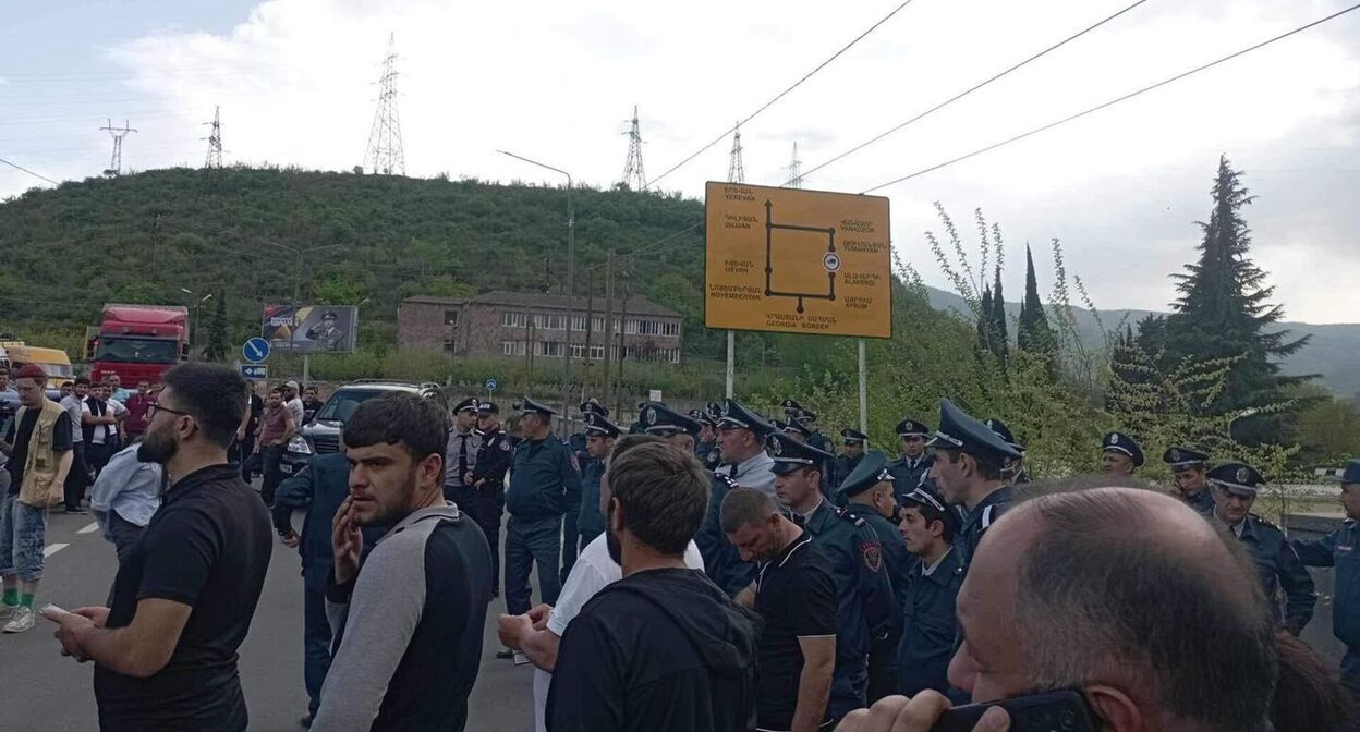Жители села Воскепар на сходе.  Photo : Tavush for the Motherland
