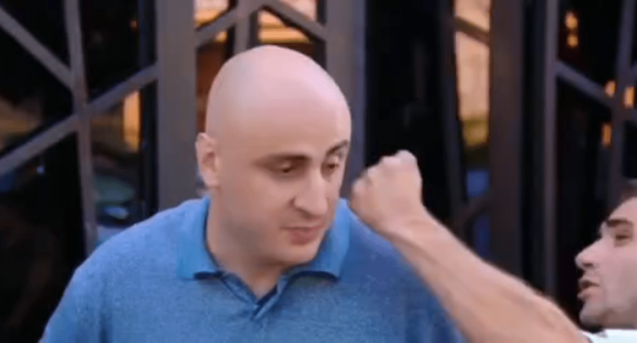 Нападение на Нику Мелию в Самтредии. Стоп-кадр видео "Спутник Грузия" от 12.08.24, https://t.me/SputnikGeorgia/37942
