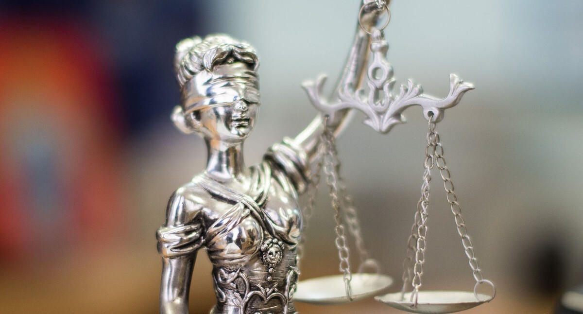 Фигура Фемиды. Фото Елены Синеок, &quot;Юга.ру&quot;