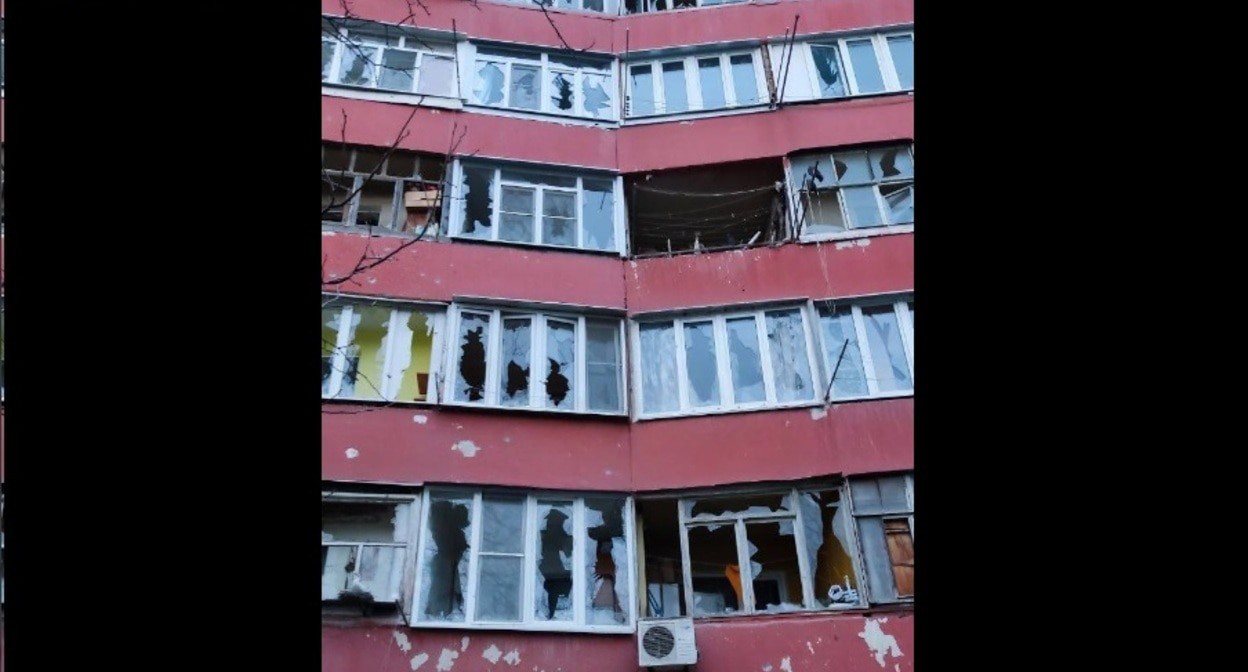 Дом на улице Лизы Чайкиной в Таганроге после ночной атаки БПЛА. Скриншот из поста телеграм-канала "Ростов сегодня" https://t.me/+GJNYyQvttfFhMDky