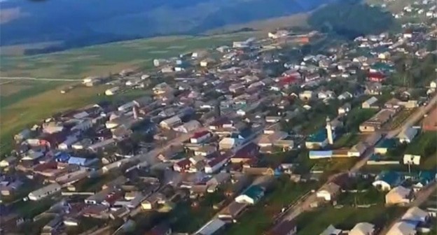 Село Хубар. Фото: https://www.instagram.com/kavkaz_uzel.eu/p/DH-oYu1MfCD/ принадлежит компании Meta деятельность которой запрещена в России