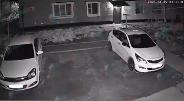 Атака дронов в Зернограде. 9 апреля 2025 г. Скриншот видео https://privet-rostov.ru/incident/113479-nochnaja-ataka-dronov-v-zernograde-so-vzryvami-popala-na-video.html