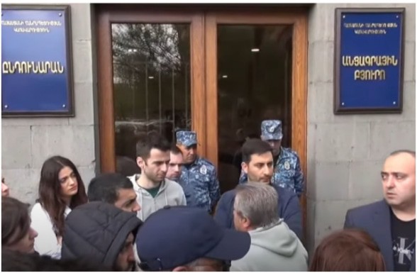 Акция протеста в Ереване. Апрель 2025 г. Скриншот видео https://news.am/rus/print/news/862976.html