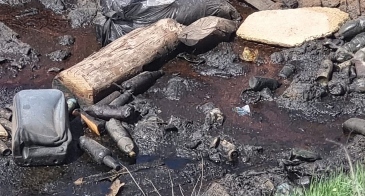 Жидкие химические отходы на свалке в Семикаракорске. Фото: депутат Наталья Оськина / "ВКонтакте"