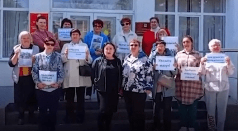 Участники обращения к Путину. Стоп-кадр видео со страницы "ВКонтакте" Натальи Оськиной, https://vk.com/wall599950419_19874