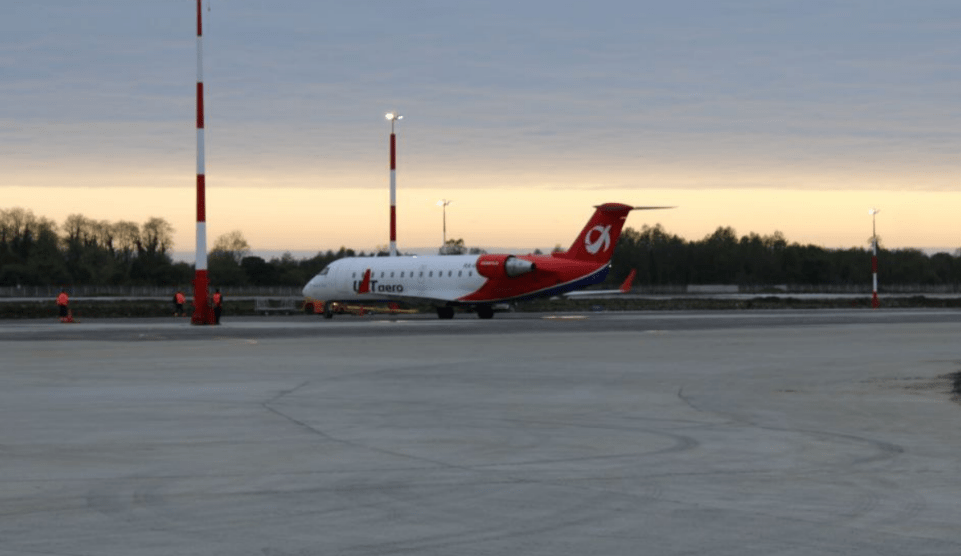 Самолет из Москвы прибыл в Сухум. Скриншот фото из официального Telegram-канала аэропорта Сухума от 03.05.25, https://t.me/sukhum_aero/13.