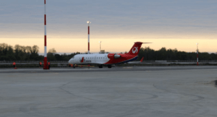 Самолет из Москвы прибыл в Сухум. Скриншот фото из официального Telegram-канала аэропорта Сухума от 03.05.25, https://t.me/sukhum_aero/13.