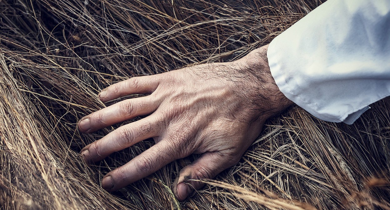 Врач на СВО. Иллюстрация создана "Кавказским узлом" с помощью ИИ в программе Photoshop
