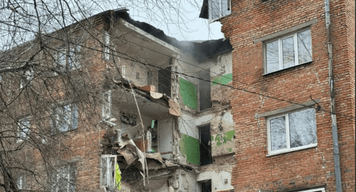 Дом на улице Нариманова после обрушения подъезда. Фото из Telegram-канала Василия Голубева https://t.me/golubev_vu/1079