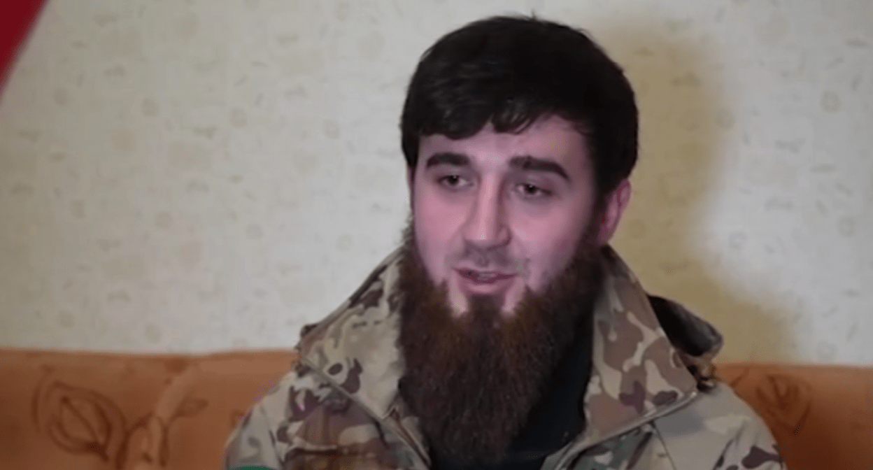 Джамбулат Усумов. Стоп-кадр видео из Instagram (деятельность компании Meta, владеющей соцсетью, запрещена в России) ЧГТРК "Грозный" от 21.05.25, https://www.instagram.com/p/DJ6kqNhRnMa/c/18088523476624320/.