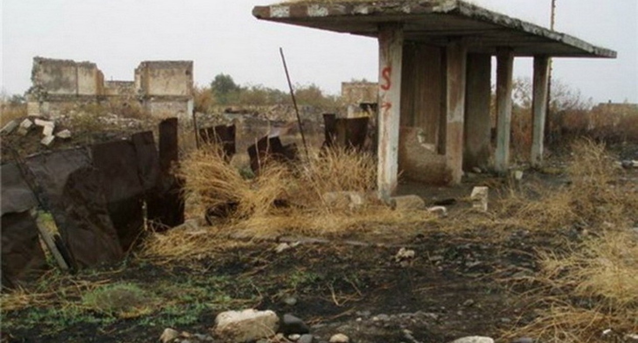 Разрушенное в годы первой карабахской войны село. Фото: azerhistory.com