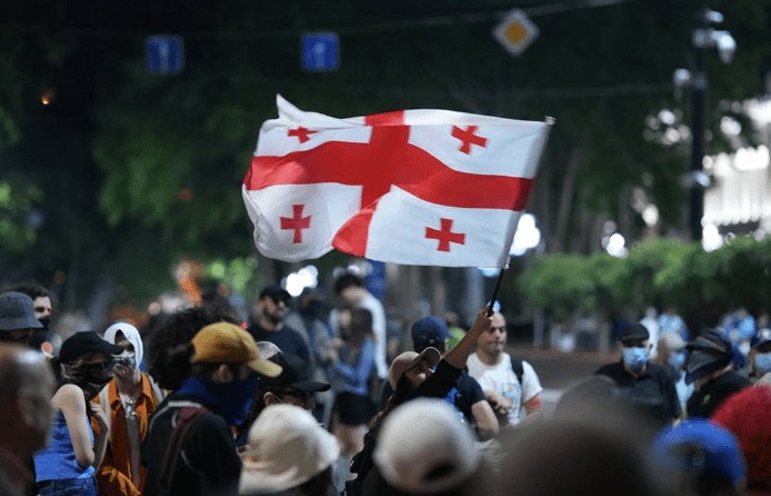 Акция протеста в Tбилиси. Скриншот фото Publika от 07.06.25,https://www.facebook.com/photo/?fbid=1466057761460436&set=a.715406393192247 (деятельность компании Meta, владеющей соцсетью, запрещена в России).