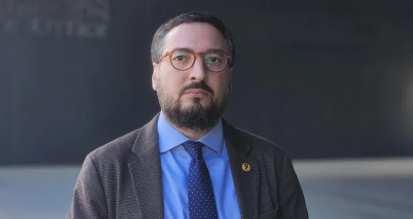 Тазо Датунашвили. Фото: "Интерпрессньюс" https://www.interpressnews.ge/ru/article/169038-vo-dvore-gorodskogo-suda-predpolozhitelno-zaderzhan-tazo-datunashvili