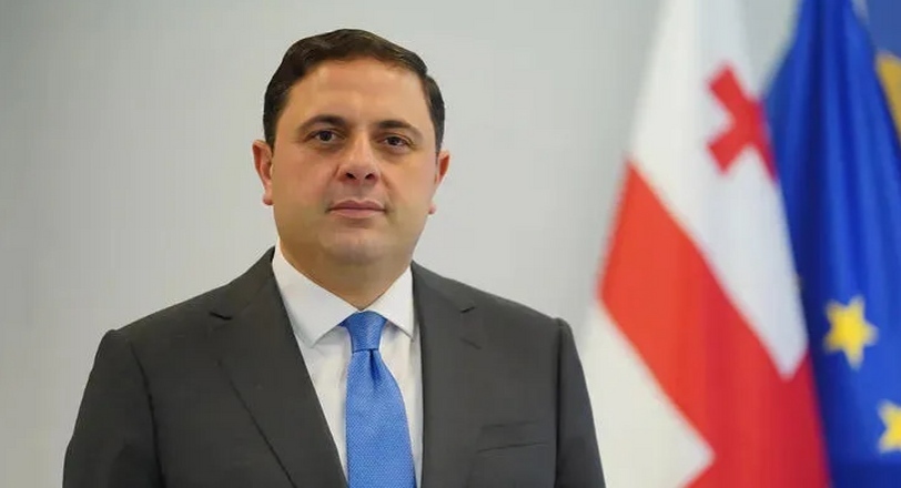 Ромео Микаутадзе. Фото: "Интерпрессньюс" https://www.interpressnews.ge/ru/article/169217-po-faktu-zloupotrebleniia-sluzhebnym-polozheniem-i-legalizatsii-nezakonnykh-dokhodov-v-razmere-neskolkikh-millionov-lari-sgb-zaderzhala-byvshego-zamestitelia-ministra-ekonomiki-gruzii-romeo-mikautadze