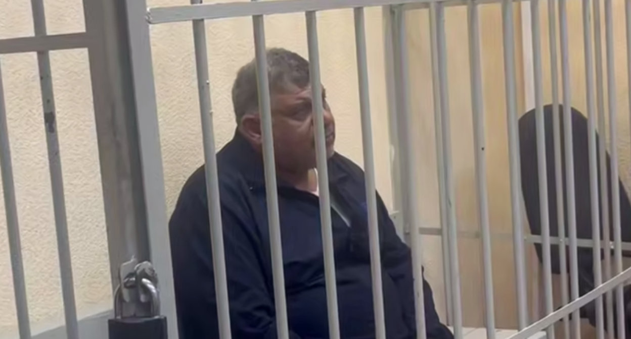 Камал Сафаров в суде. Стоп-кадр видео "Коммерсант Урал" от 02.07.25, https://t.me/kommersantural/14577.