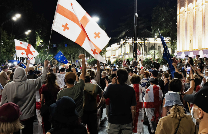 Акция протеста в Тбилиси. Скриншот фото Publika от 23.07.25, https://www.facebook.com/photo/?fbid=1504066957659516&set=a.715406393192247, (деятельность компании Meta, владеющей соцсетью, запрещена в России)