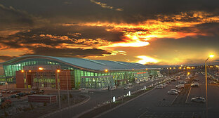 Аэропорт Тбилиси. Фото: Gmaisuradze15. https://upload.wikimedia.org/