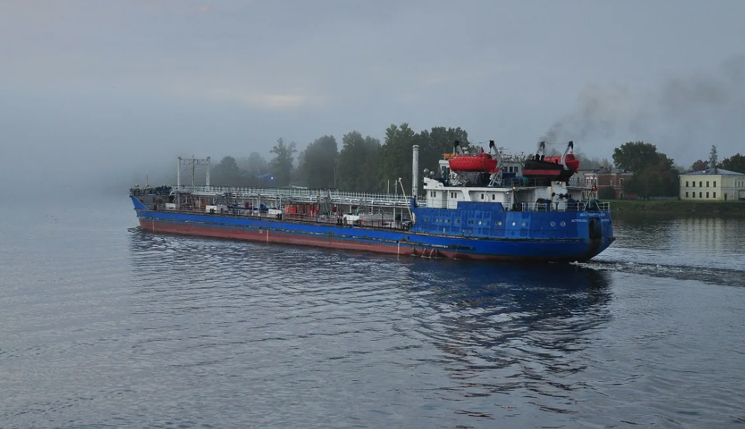 Танкер "Волгонефть-239". Скриншот фото https://fleetphoto.ru/photo/369444/?&lang=ru.