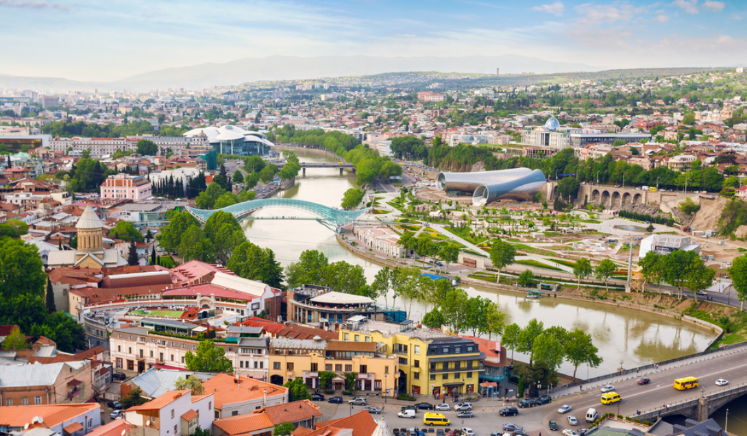 Тбилиси. Скриншот фото https://www.tutu.ru/geo/georgia/article/photo/?utm_medium=organic&utm_source=yandexsmartcamera