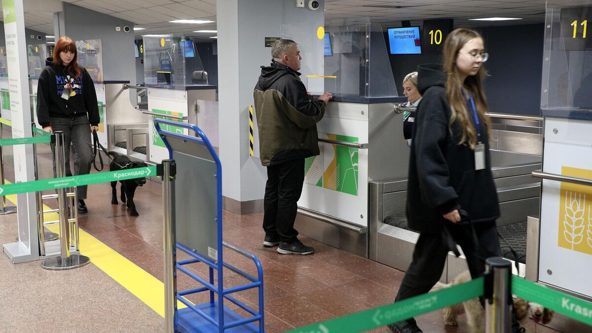 Пассажиры первого авиарейса из Москвы в Краснодар. 17 сентября 2025 г. Скриншот видео https://ria.ru/20250917/samolet-2042385942.html