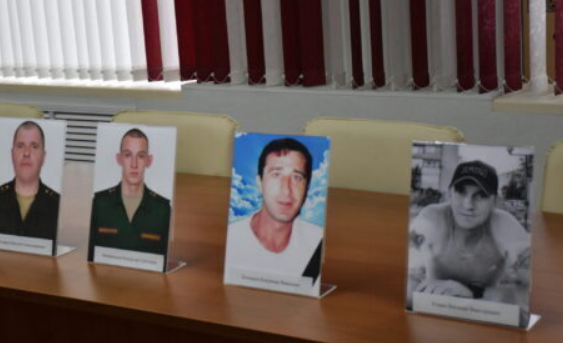 Портреты убитых в военной операции бойцов. Скриншот фото из Telegram-канала администрации Камышинского района от 19.09.25, https://t.me/kamyshinskiirn/21322