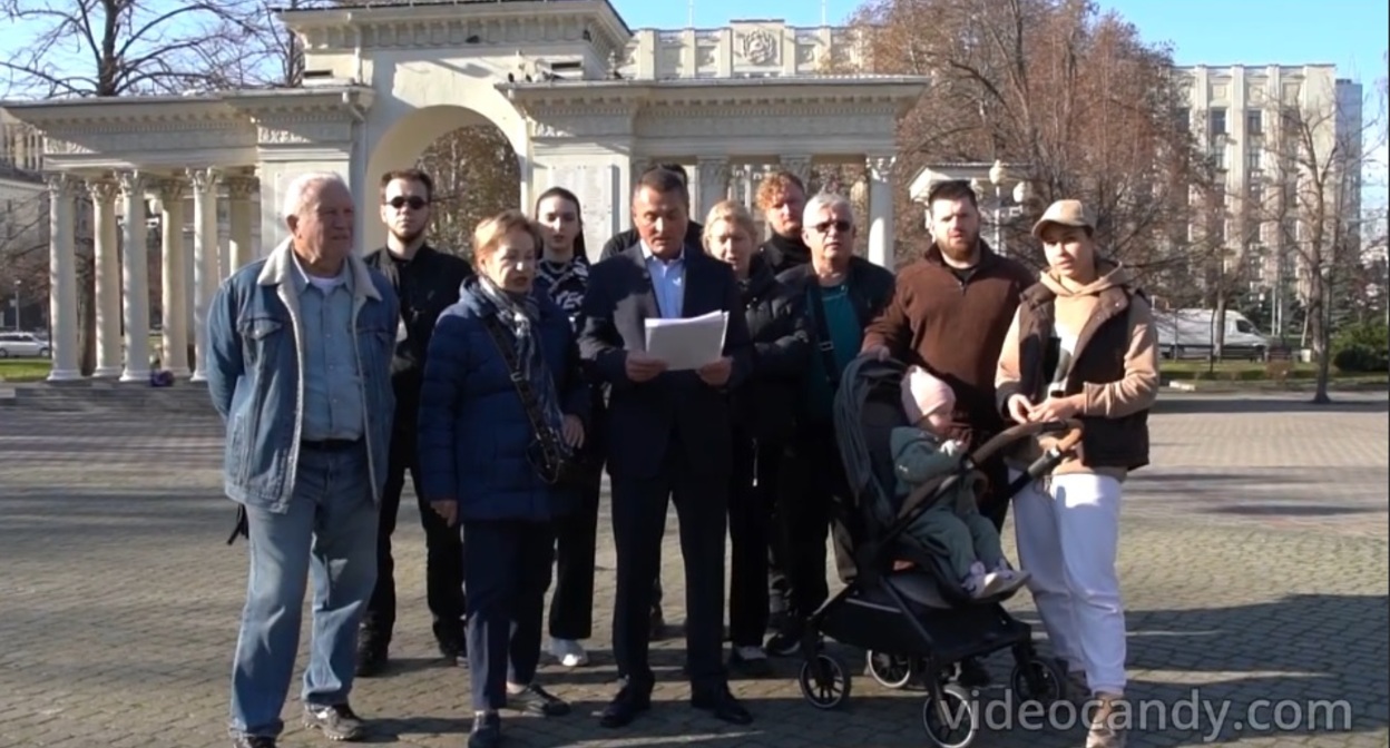 Скриншот видео обращения жителей поселка Буревестник к Путину. Телеграм-канале ''Туапсе Инфо''