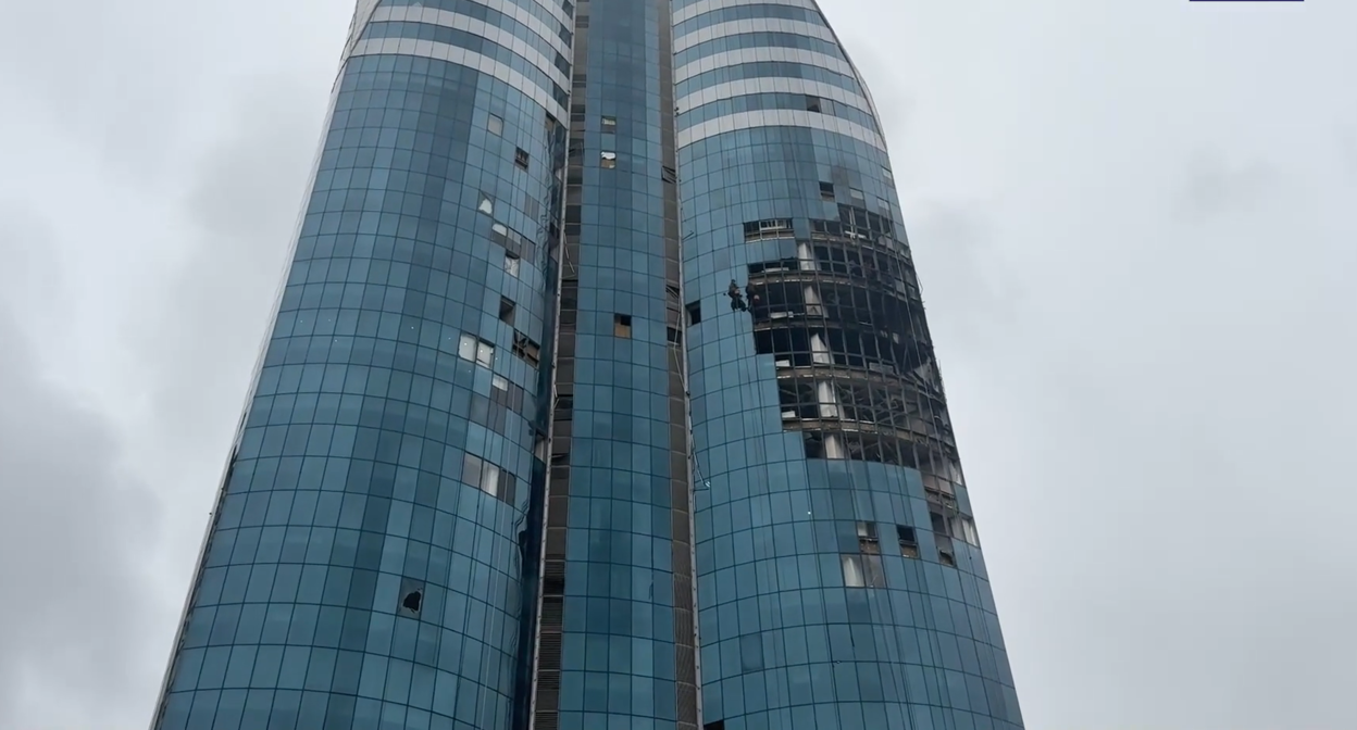 Последствия удара по "Грозный-сити". Кадр видео ТАСС https://tass.ru/proisshestviya/25832091