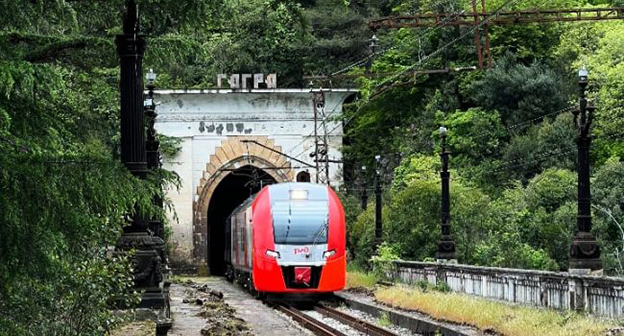 Поезд РЖД в Абхазии. Фото: пресс-служба АЖД