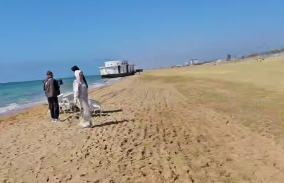 Пляж Мираклеон. Стоп-кадр видео из Telegram-канала Юря Озаровского от 27.03.26, https://t.me/MoreOz/119606 Пляж Мираклеон. Стоп-кадр видео из Telegram-канала Юря Озаровского от 27.03.26, https://t.me/MoreOz/119606