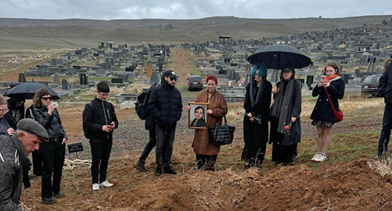 Похороны Айшат Баймурадовой. 27 марта 2026 г. Фото: https://t.me/svobodapodcast/1166