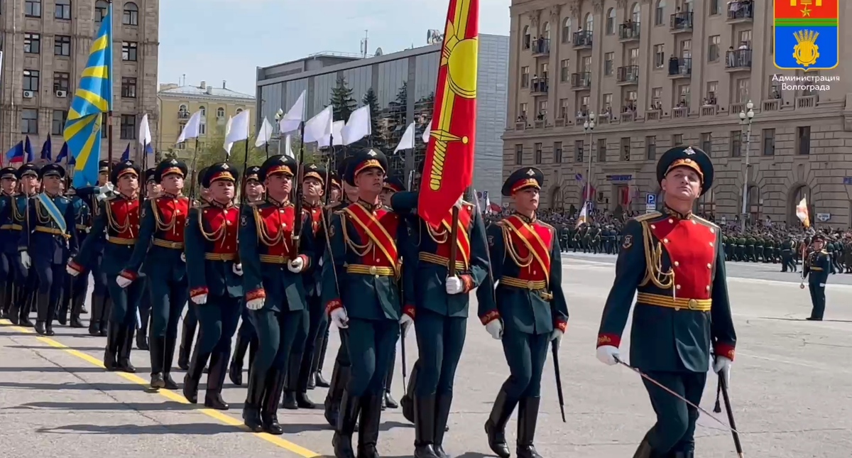 Парад в Волгограде. 9 мая 2026 года. Стоп-кадр видео администрации Волгограда https://t.me/volgadmin/10405 Парад в Волгограде. 9 мая 2026 года. Стоп-кадр видео администрации Волгограда https://t.me/volgadmin/10405