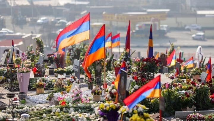 Воинский пантеон Ераблур в Ереване. Фото: https://verelq.am/ru/node/112712 Воинский пантеон Ераблур в Ереване. Фото: https://verelq.am/ru/node/112712