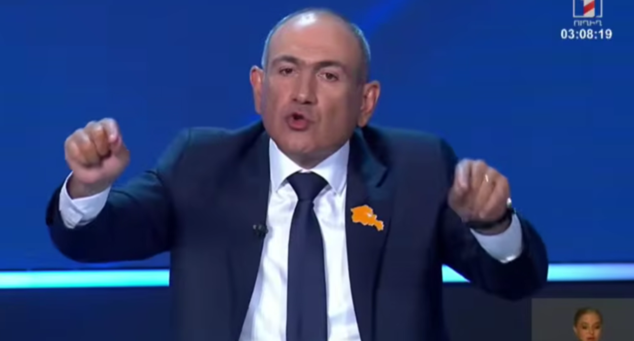 Никол Пашинян на дебатах. Стоп-кадр видео News.Am от 04.06.26,https://www.youtube.com/watch?v=AnIxpTBYDAE&t=3227s
