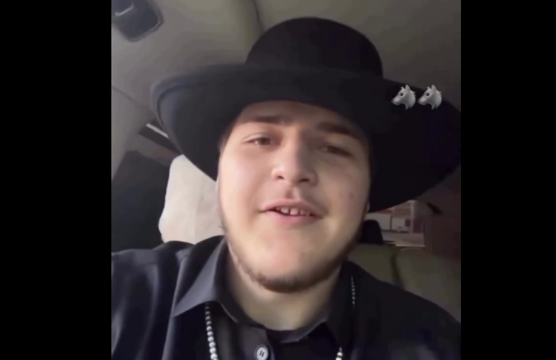 Адам Кадыров в ролике с нарушением ПДД. Стоп-кадр видео https://www.instagram.com/p/DaFlUuLtrpc/. Адам Кадыров в ролике с нарушением ПДД. Стоп-кадр видео https://www.instagram.com/p/DaFlUuLtrpc/.