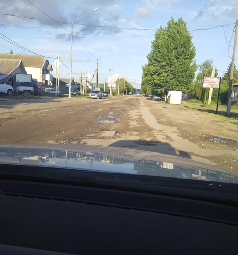 Кадр разбитых дорог в поселке "Красный Яр" в Волгоградской области. Фото: V1.ru. / https://v1.ru/text/transport/2026/07/01/76509075/ Кадр разбитых дорог в поселке "Красный Яр" в Волгоградской области. Фото: V1.ru. / https://v1.ru/text/transport/2026/07/01/76509075/